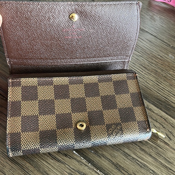 Louis Vuitton Damier Ebene Wallet - Picture 5 of 16